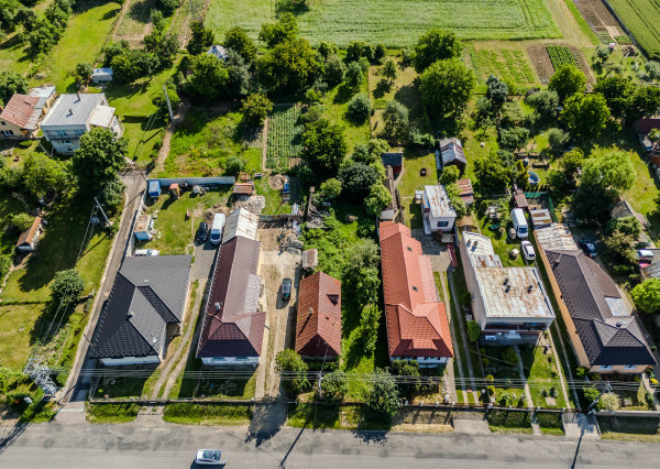 Na predaj rozmerný pozemok vhodný na výstavbu v obci Moravany časť Lučkovce