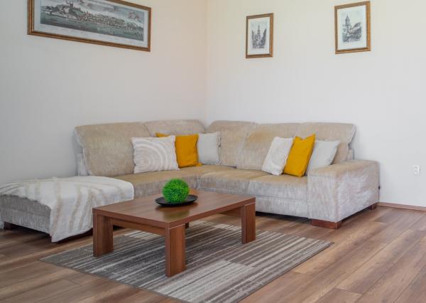 Na predaj kompletne zariadený 2-izbový byt v Novom Meste