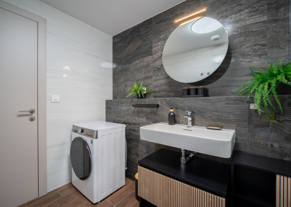 Na prenájom 2-izbový byt so šatníkom v Eurovea Tower – Bratislava