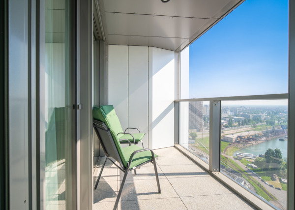 Na prenájom 2-izbový byt so šatníkom v Eurovea Tower – Bratislava