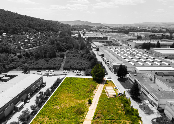 Na predaj priemyselný pozemok v lokalite- Dubnica nad Váhom, areál ZŤS