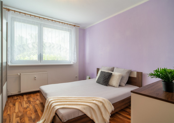 REZERVOVANÉ: Na predaj pekný 3-izbový byt s loggiou v Dúbravke