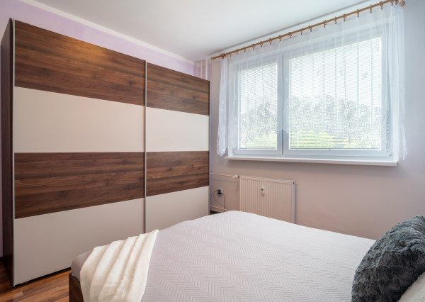 REZERVOVANÉ: Na predaj pekný 3-izbový byt s loggiou v Dúbravke