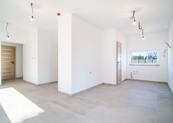 REZERVOVANÉ: Na predaj moderný a energeticky úsporný 3-izbový rodinný dom v Gajaroch