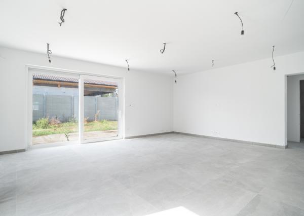 REZERVOVANÉ: Na predaj moderný a energeticky úsporný 3-izbový rodinný dom v Gajaroch