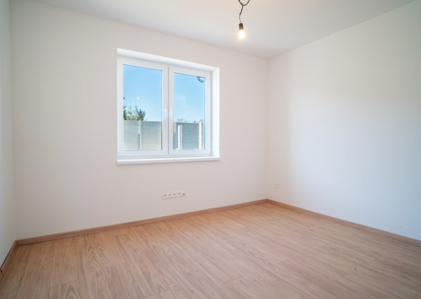 REZERVOVANÉ: Na predaj moderný a energeticky úsporný 3-izbový rodinný dom v Gajaroch