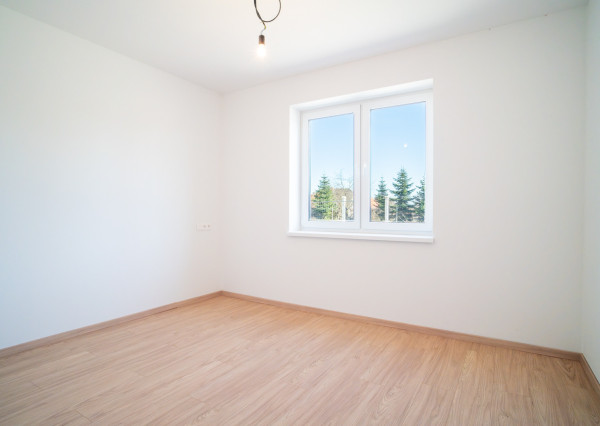 REZERVOVANÉ: Na predaj moderný a energeticky úsporný 3-izbový rodinný dom v Gajaroch