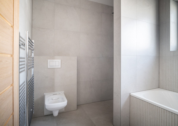 REZERVOVANÉ: Na predaj moderný a energeticky úsporný 3-izbový rodinný dom v Gajaroch