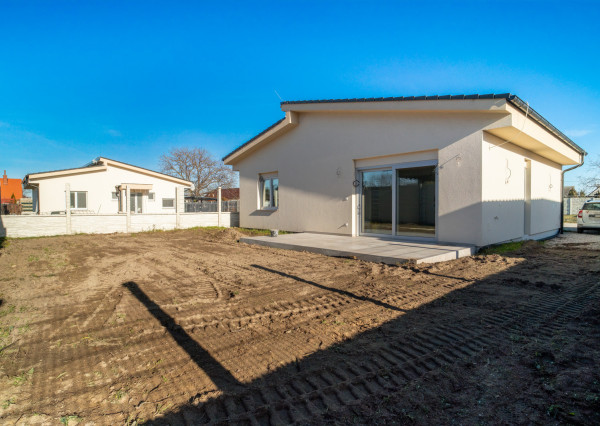 REZERVOVANÉ: Na predaj moderný a energeticky úsporný 3-izbový rodinný dom v Gajaroch