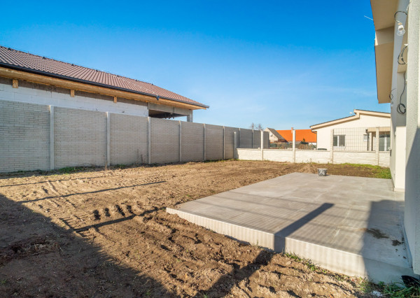 REZERVOVANÉ: Na predaj moderný a energeticky úsporný 3-izbový rodinný dom v Gajaroch