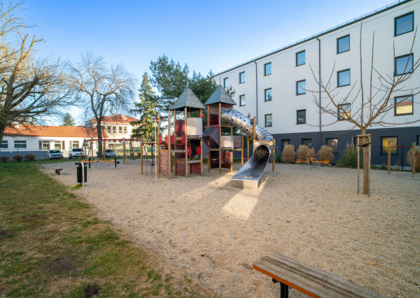 REZERVOVANÉ: Na predaj moderný a energeticky úsporný 3-izbový rodinný dom v Gajaroch