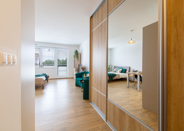 REZERVOVANÉ:Na predaj 1-izbový byt v centre Vrbového