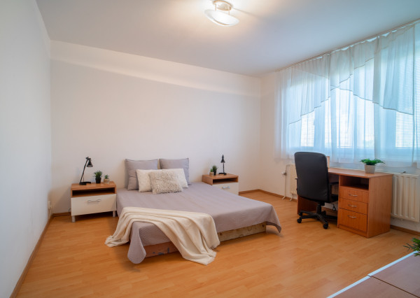 Na prenájom 3-izbový byt v Petržalke na Holičskej ulici