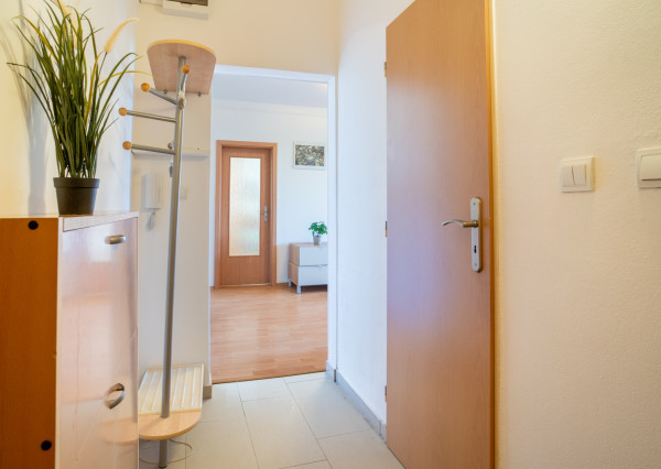 Na prenájom 3-izbový byt v Petržalke na Holičskej ulici