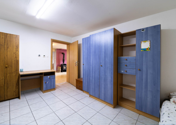 Na predaj 5-izbový byt s terasou a parkovacím miestom v obci Lipovec