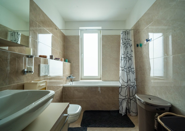 REZERVOVANÉ:Na predaj rodinný dom s terasou v Dunajskej Lužnej