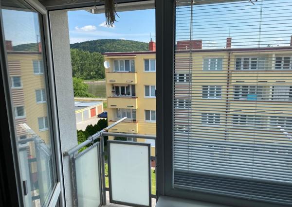 Na prenájom zariadený 1izb byt na Hurbanovej ul. v Trenčíne.