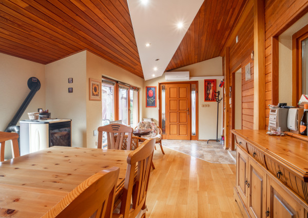 Na predaj príjemný rodinný dom priamo pod lesom v Záhorskej Bystrici