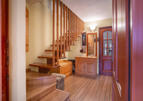 Na predaj príjemný rodinný dom priamo pod lesom v Záhorskej Bystrici