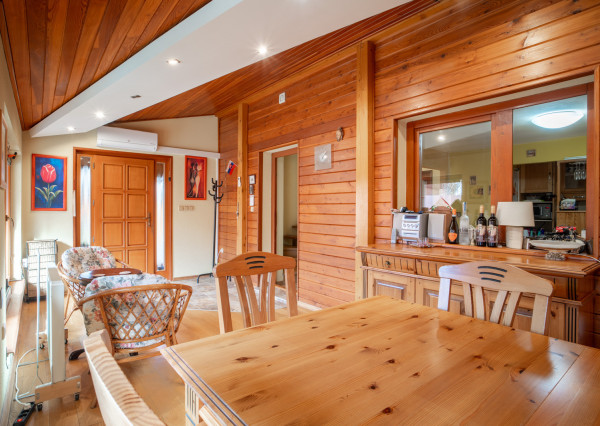 Na predaj príjemný rodinný dom priamo pod lesom v Záhorskej Bystrici