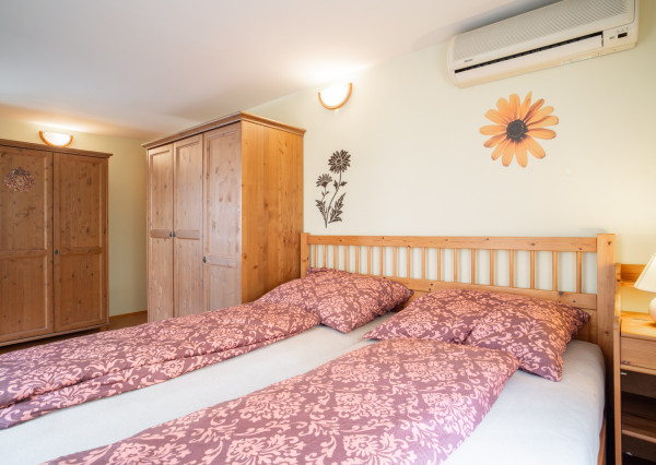 Na predaj príjemný rodinný dom priamo pod lesom v Záhorskej Bystrici