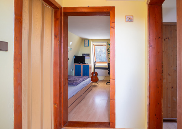 Na predaj príjemný rodinný dom priamo pod lesom v Záhorskej Bystrici