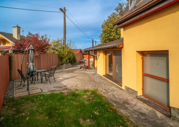 Na predaj príjemný rodinný dom priamo pod lesom v Záhorskej Bystrici