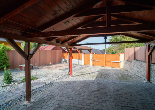 Na predaj príjemný rodinný dom priamo pod lesom v Záhorskej Bystrici