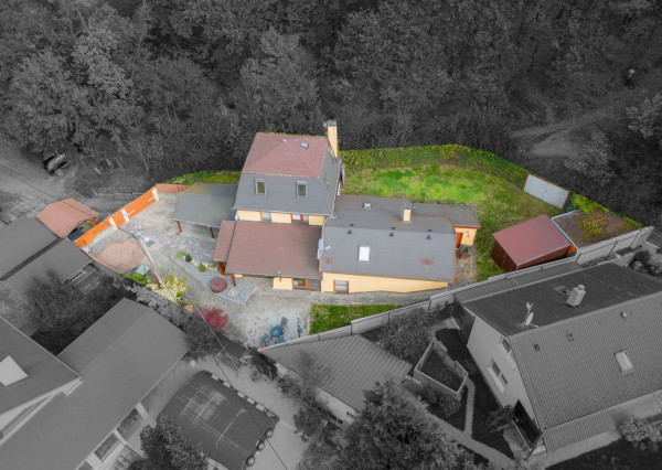 Na predaj príjemný rodinný dom priamo pod lesom v Záhorskej Bystrici