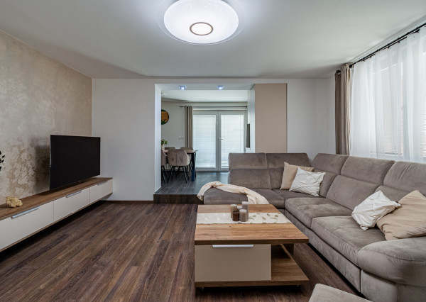 REZERVOVANÉ: Na predaj zariadený 4-izbový rodinný dom v Dolnej Strede