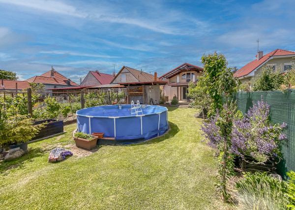 REZERVOVANÉ: Na predaj zariadený 4-izbový rodinný dom v Dolnej Strede