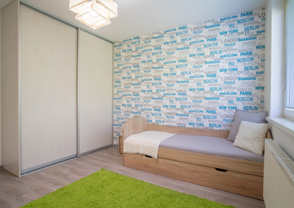 REZERVOVANÉ: Na predaj priestranný 3-izbový byt na Slávičej ulici v Senci