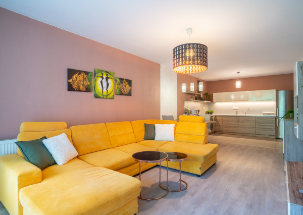 REZERVOVANÉ: Na predaj priestranný 3-izbový byt na Slávičej ulici v Senci