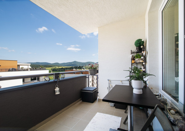 REZERVOVANÉ: Na predaj kompletne zariadený 2-izbový byt v Trenčíne