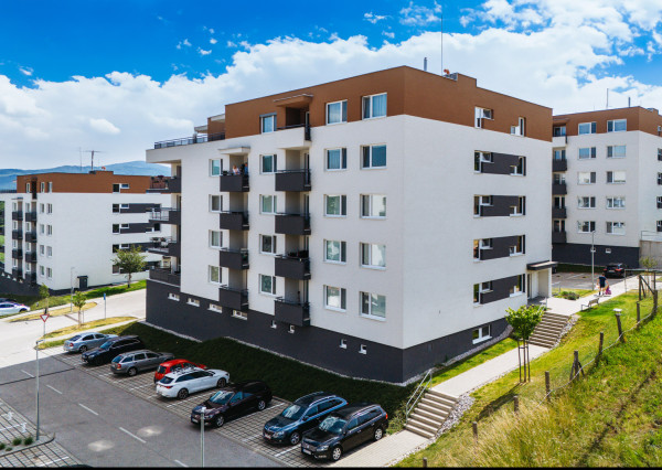 REZERVOVANÉ: Na predaj kompletne zariadený 2-izbový byt v Trenčíne