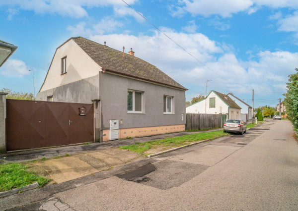 Na predaj 3-izbový rodinný dom v pokojnej časti mesta Malacky