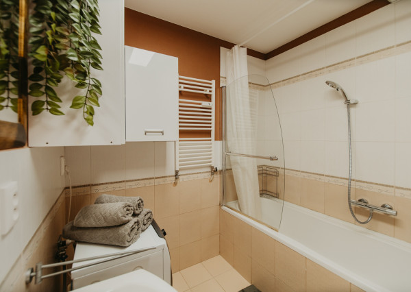 Na predaj 3- izbový byt s parkovaním, Zlatovce Trenčín