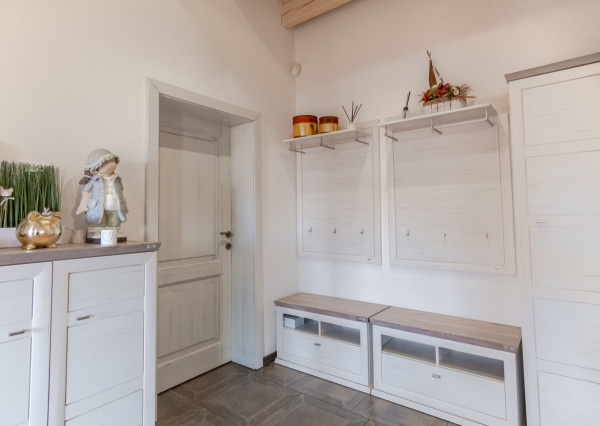 Na predaj exkluzívny rodinný dom s dvoj-garážou v podtatranskej obci Veľký Slavkov