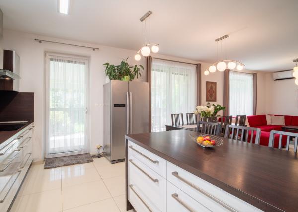 REZERVOVANÉ:Na predaj nadštandardná rodinná vila v obci Dunajská Lužná