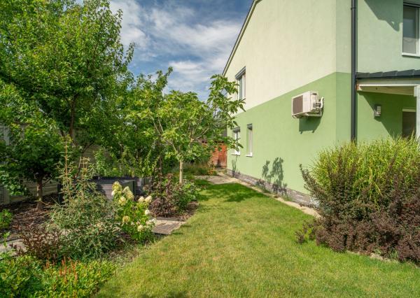 REZERVOVANÉ:Na predaj nadštandardná rodinná vila v obci Dunajská Lužná