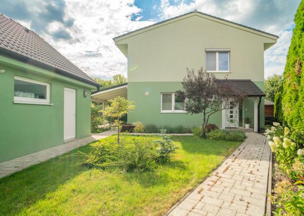 REZERVOVANÉ:Na predaj nadštandardná rodinná vila v obci Dunajská Lužná