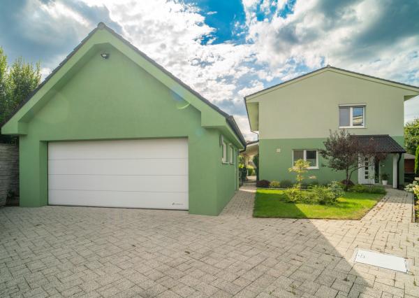 REZERVOVANÉ:Na predaj nadštandardná rodinná vila v obci Dunajská Lužná