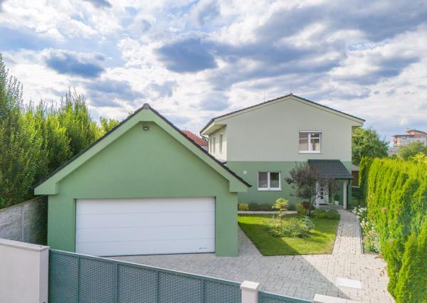 REZERVOVANÉ:Na predaj nadštandardná rodinná vila v obci Dunajská Lužná