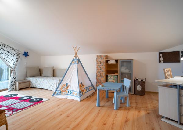 Na predaj priestranný rodinný dom v Oľdzi