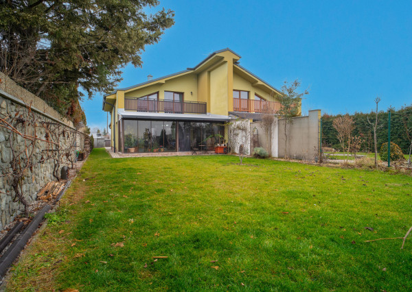 Na predaj priestranný rodinný dom v Oľdzi