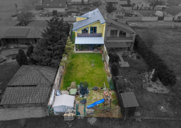 Na predaj priestranný rodinný dom v Oľdzi