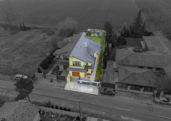 Na predaj priestranný rodinný dom v Oľdzi