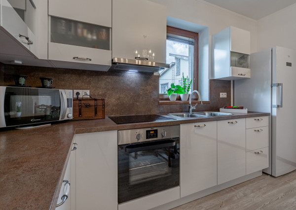 Na predaj priestranný 4-izbový rodinný dom v obci Vieska