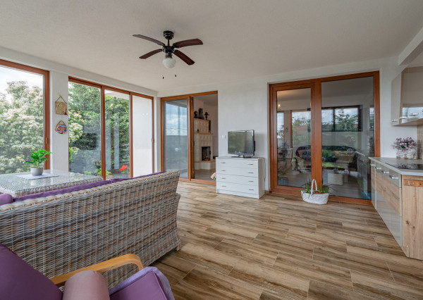 Na predaj priestranný 4-izbový rodinný dom v obci Vieska