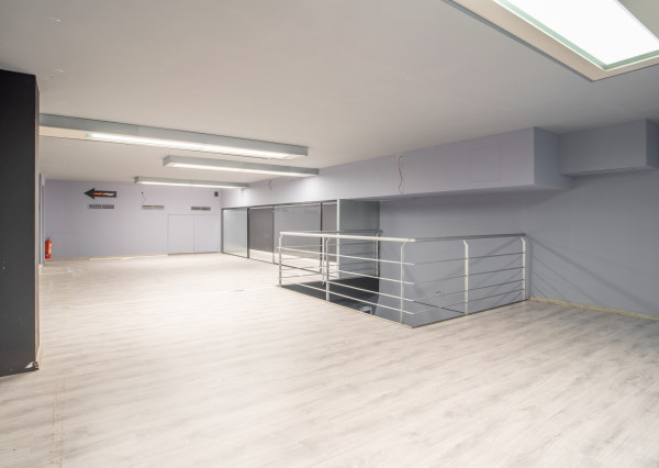 Na prenájom veľkorysý obchodný priestor s mezanínom na Zámockej ulici pod Bratislavským hradom